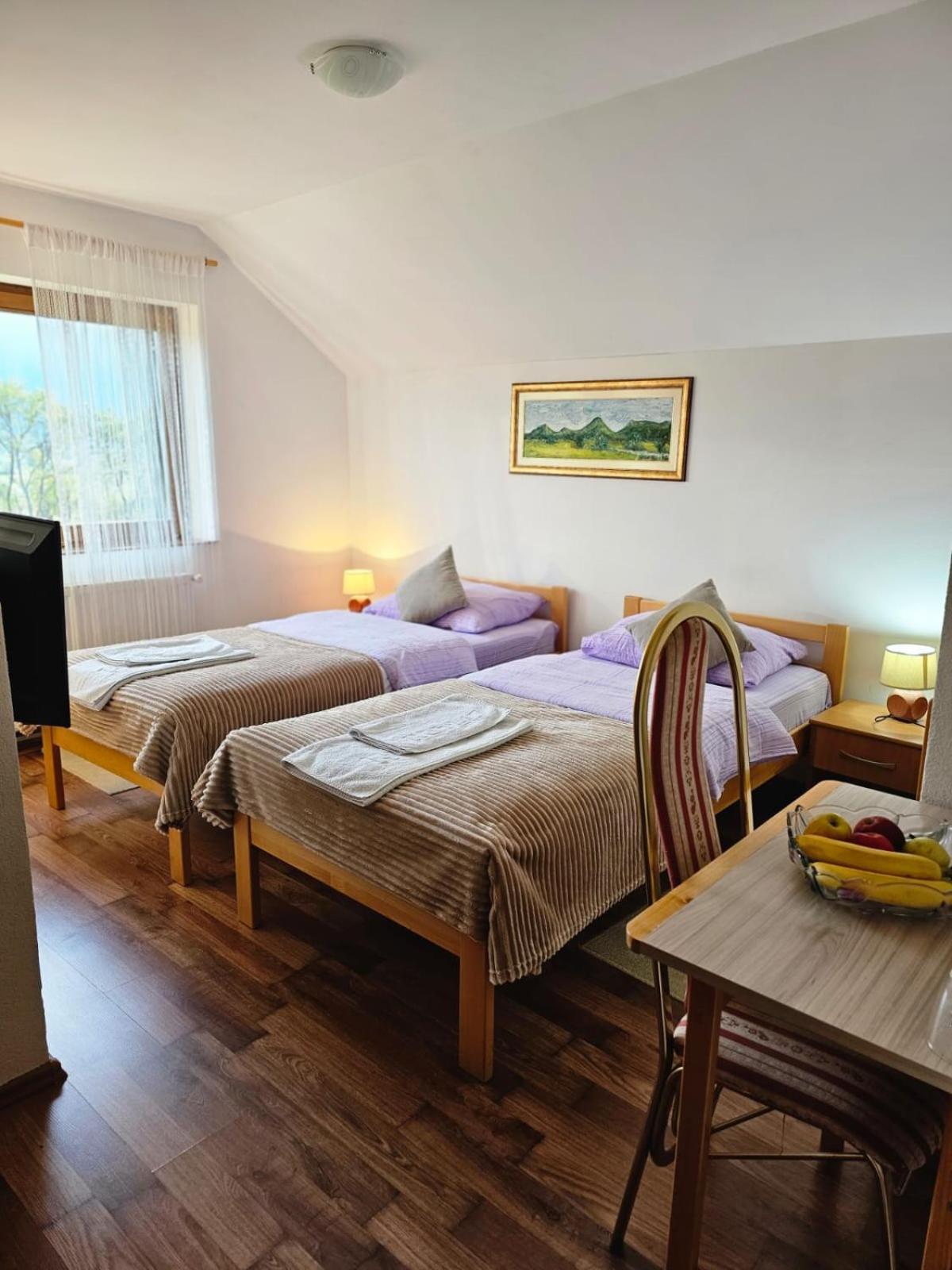Rooms Vuksa Donji Lapac Экстерьер фото