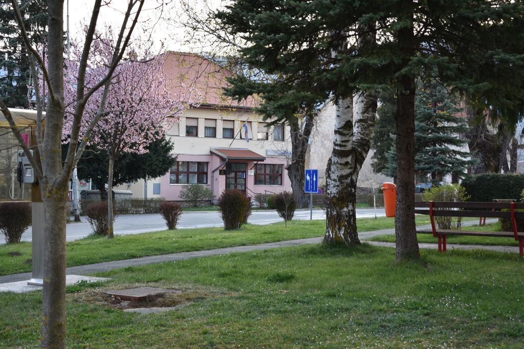 Rooms Vuksa Donji Lapac Экстерьер фото